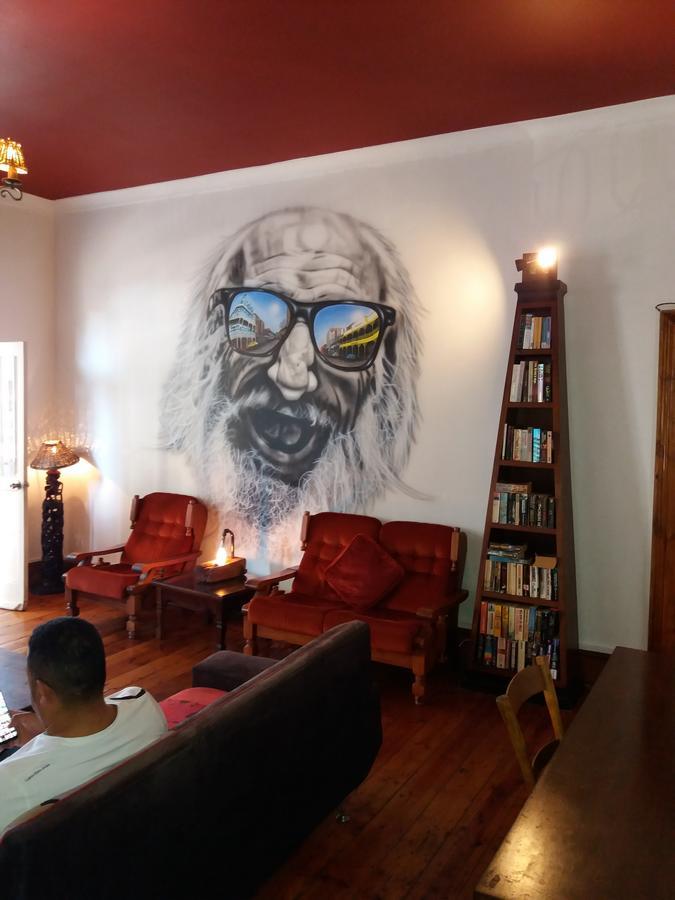 Urban Hive Backpackers Hostel Cape Town Exterior photo
